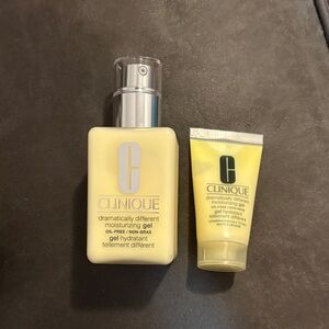Clinique Dramatically Different Moisturizing Gel Duo - Com. Oily - Oily Skin